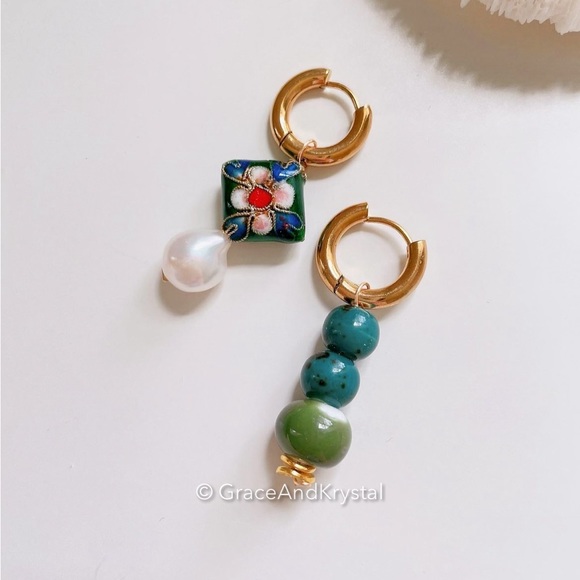 Retro Flower Cloisonne mismatched hoops - Picture 7 of 8